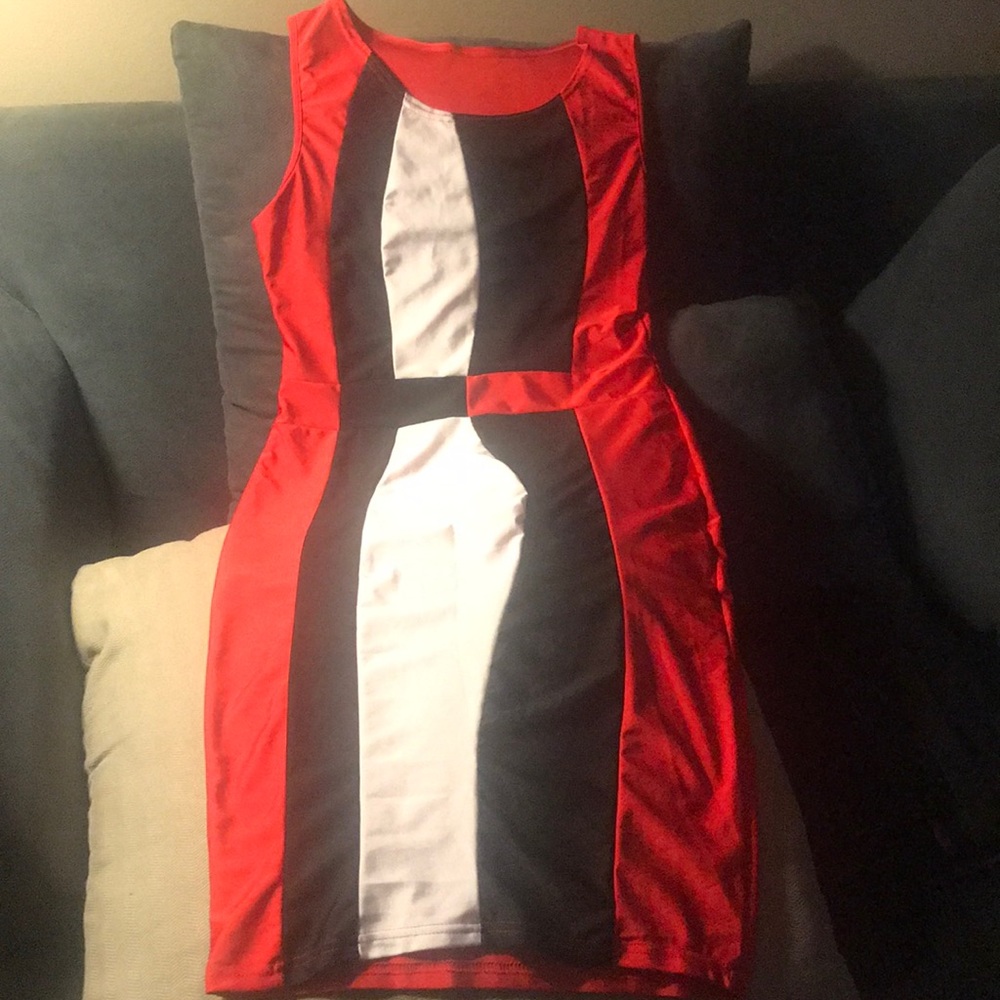 Never worn, women’s dress